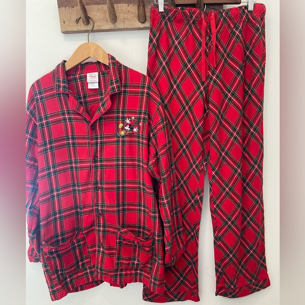 Disney Store Mickey Mouse plaid cotton flannel 2 piece pajamas Christmas PJs M